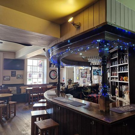 The Royal Oak Hotel คอร์แชม ภายนอก รูปภาพ