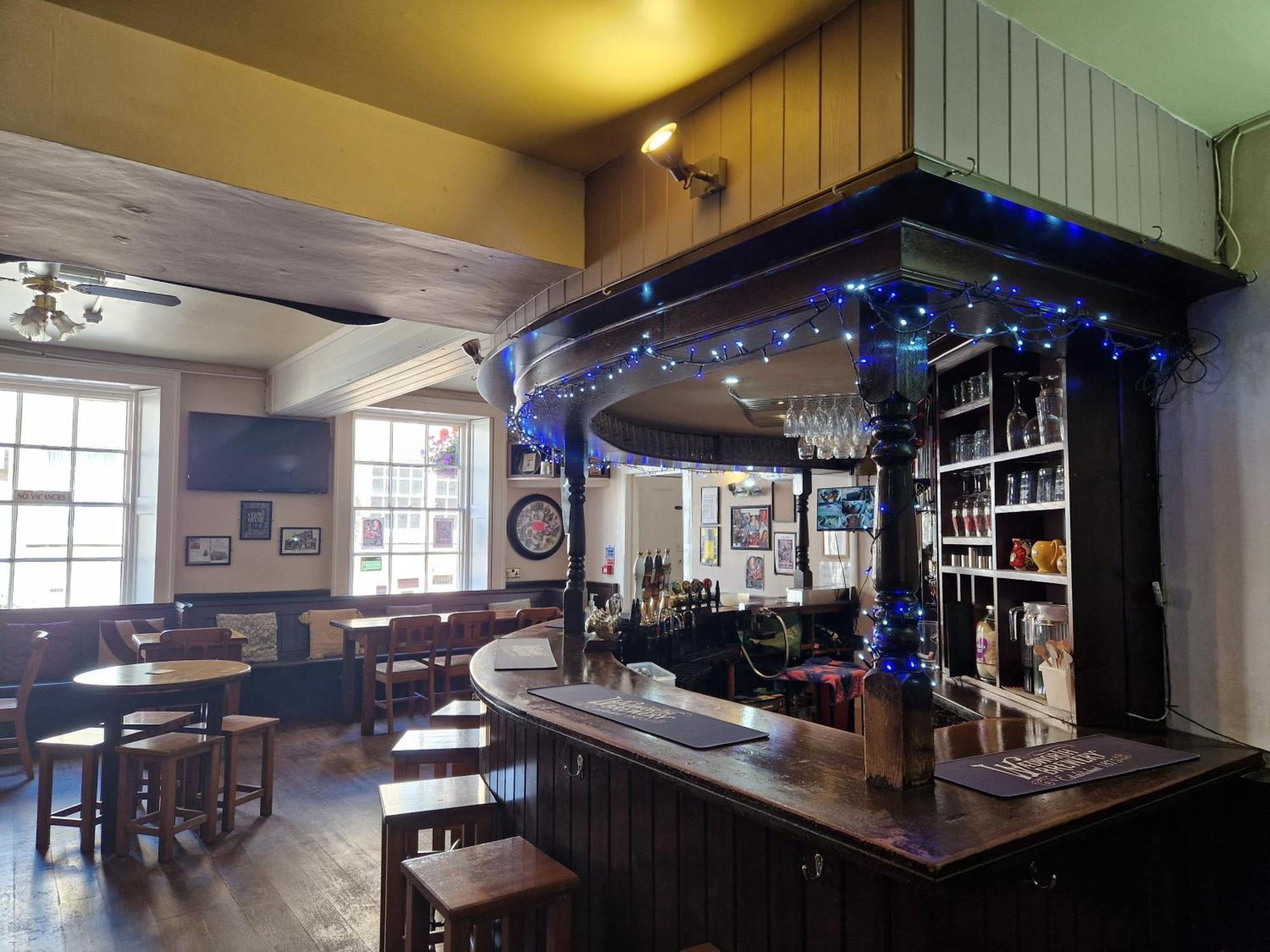 The Royal Oak Hotel คอร์แชม ภายนอก รูปภาพ